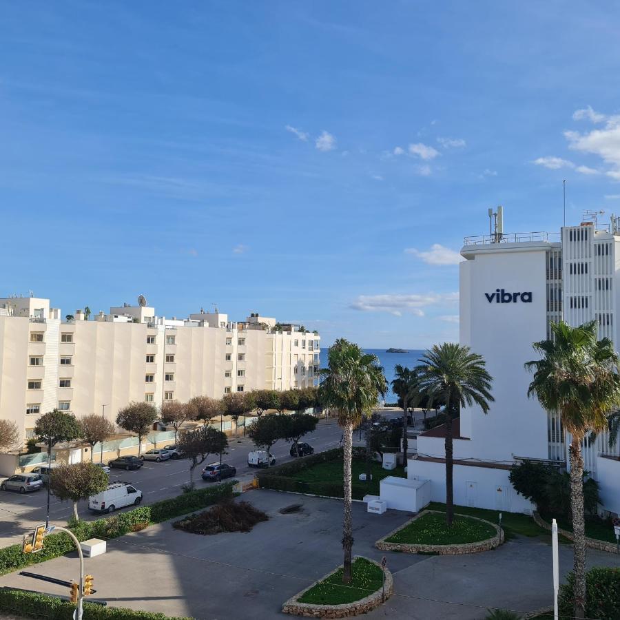 Tabbu Ibiza Apartments Плайя-ден-Босса Екстер'єр фото