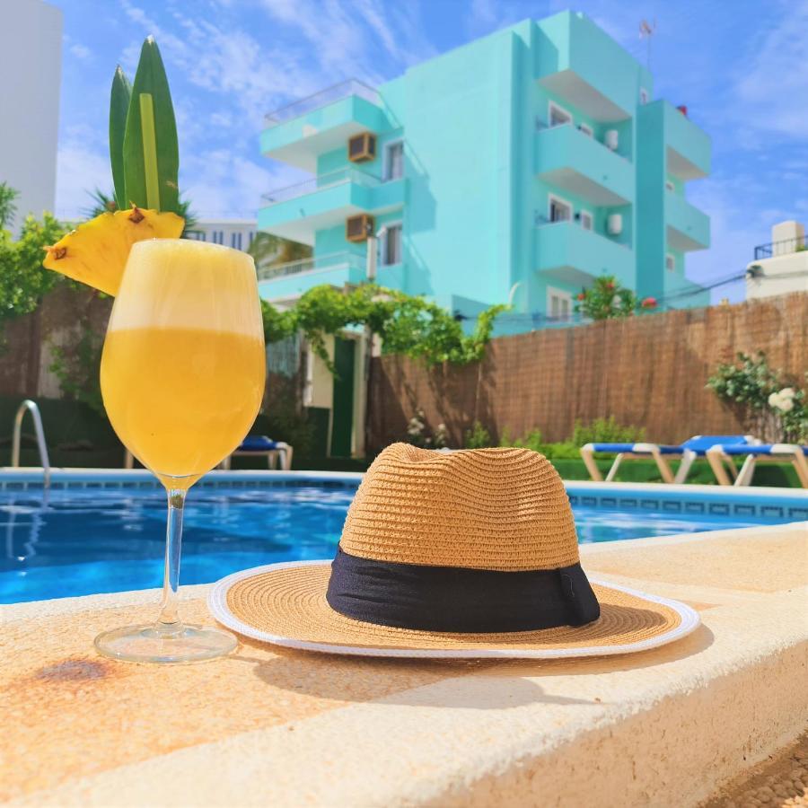 Tabbu Ibiza Apartments Плайя-ден-Босса Екстер'єр фото