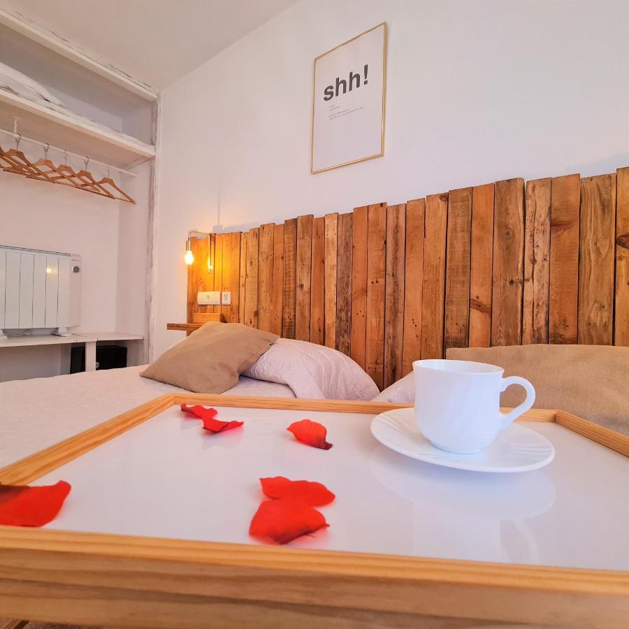 Tabbu Ibiza Apartments Плайя-ден-Босса Екстер'єр фото