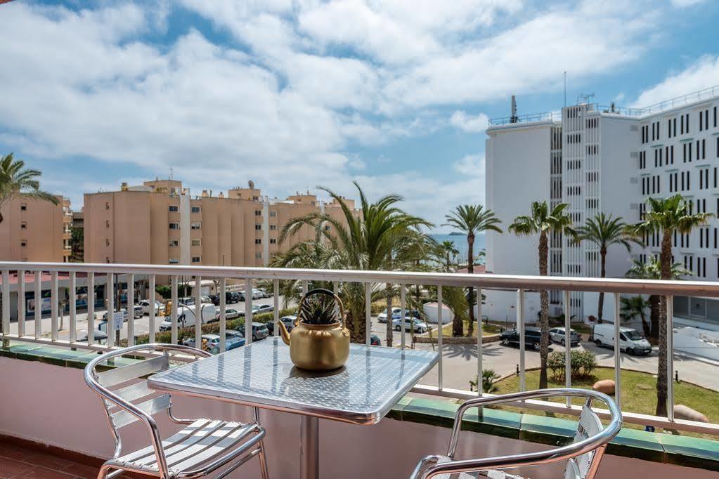 Tabbu Ibiza Apartments Плайя-ден-Босса Екстер'єр фото