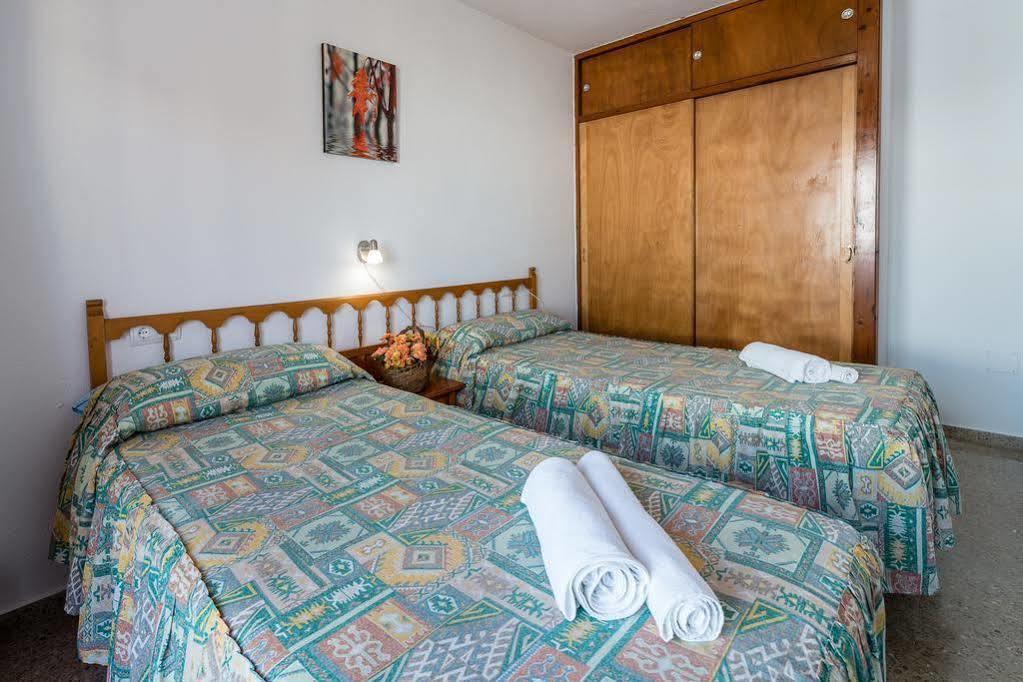 Tabbu Ibiza Apartments Плайя-ден-Босса Екстер'єр фото